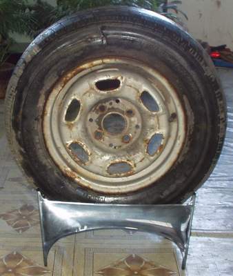 慈溪市建業機械 專業供應汽車配件之輪胎架